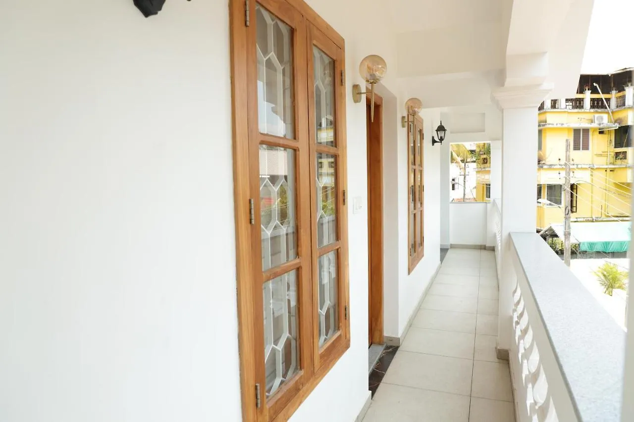 Viceroy Inn Homestay Коччи